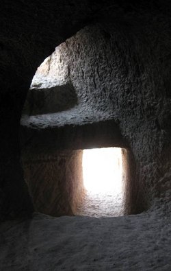 Höhlenstadt Wardsia: Blick aus den Höhlen nach außen