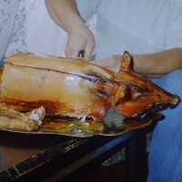 Gotschi - georgisches Spanferkel - Schweinefleisch, Mzwadi, Essen und Trinken - Reisebericht Georgien 2005 Tourismus, Touristen, Urlaub